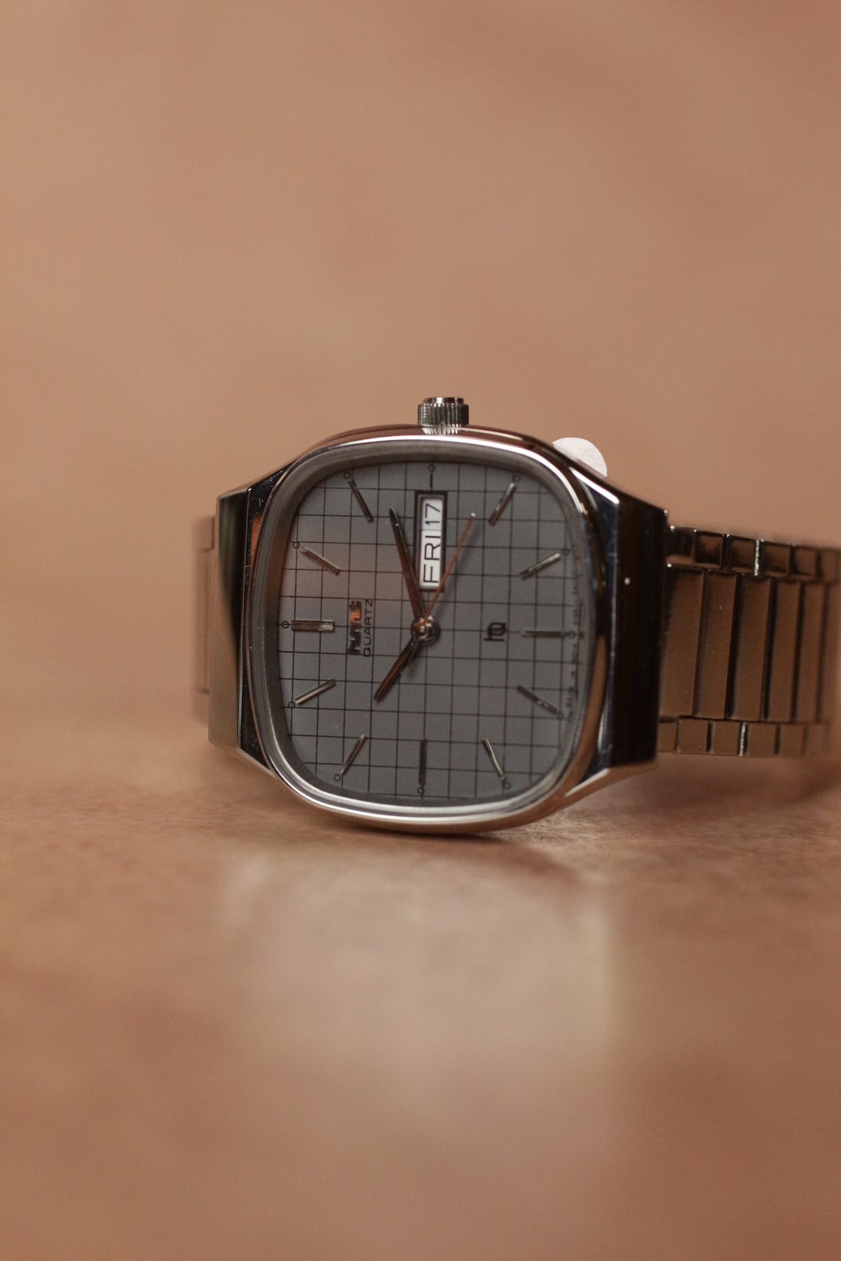 HMT Sangam Quartz - Grey