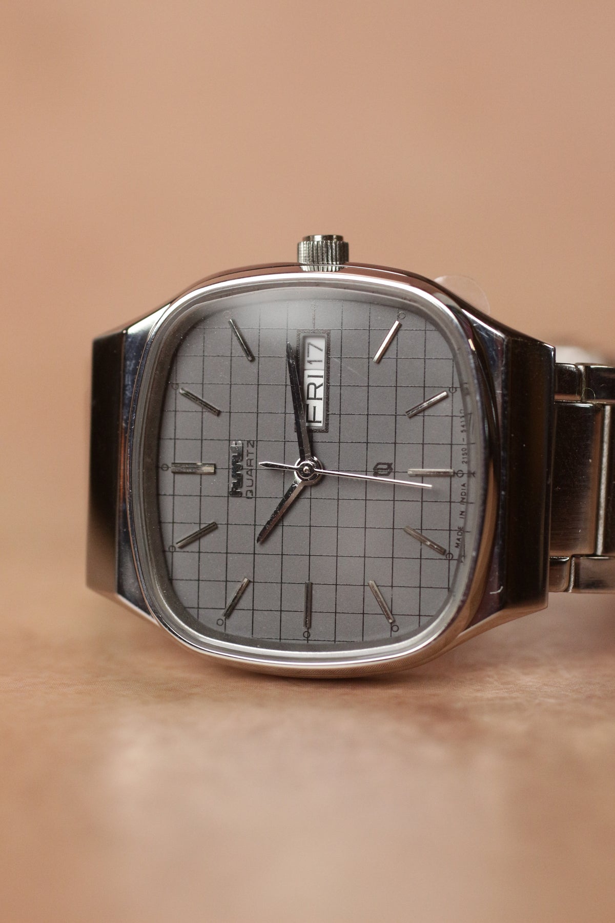 HMT Sangam Quartz - Grey