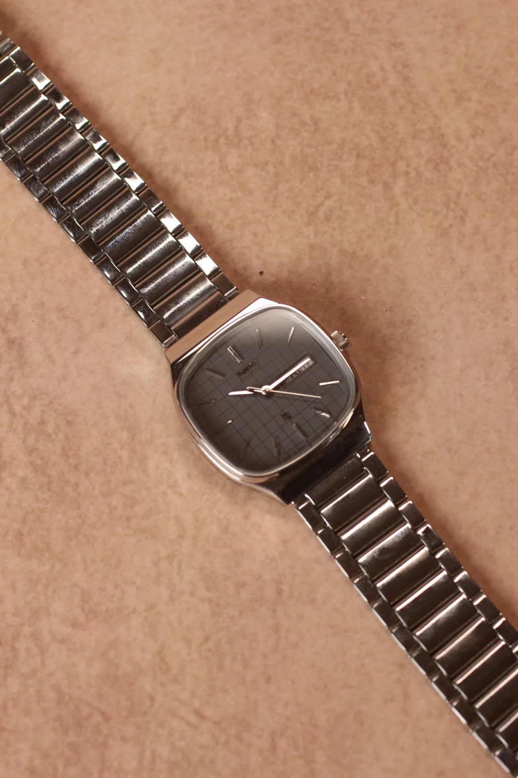 HMT Sangam Quartz - Grey