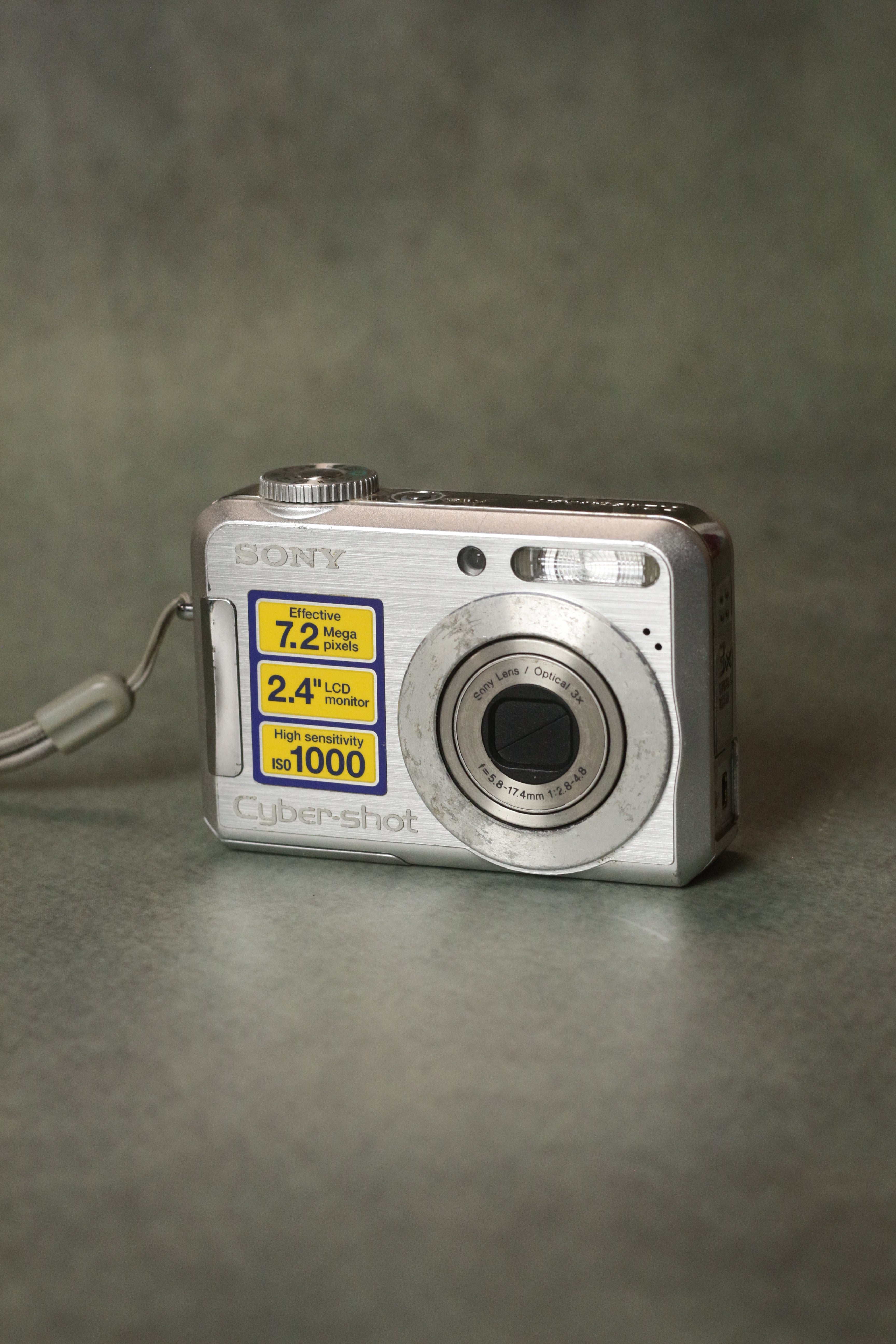 Sony Cyber-shot DSC-S700