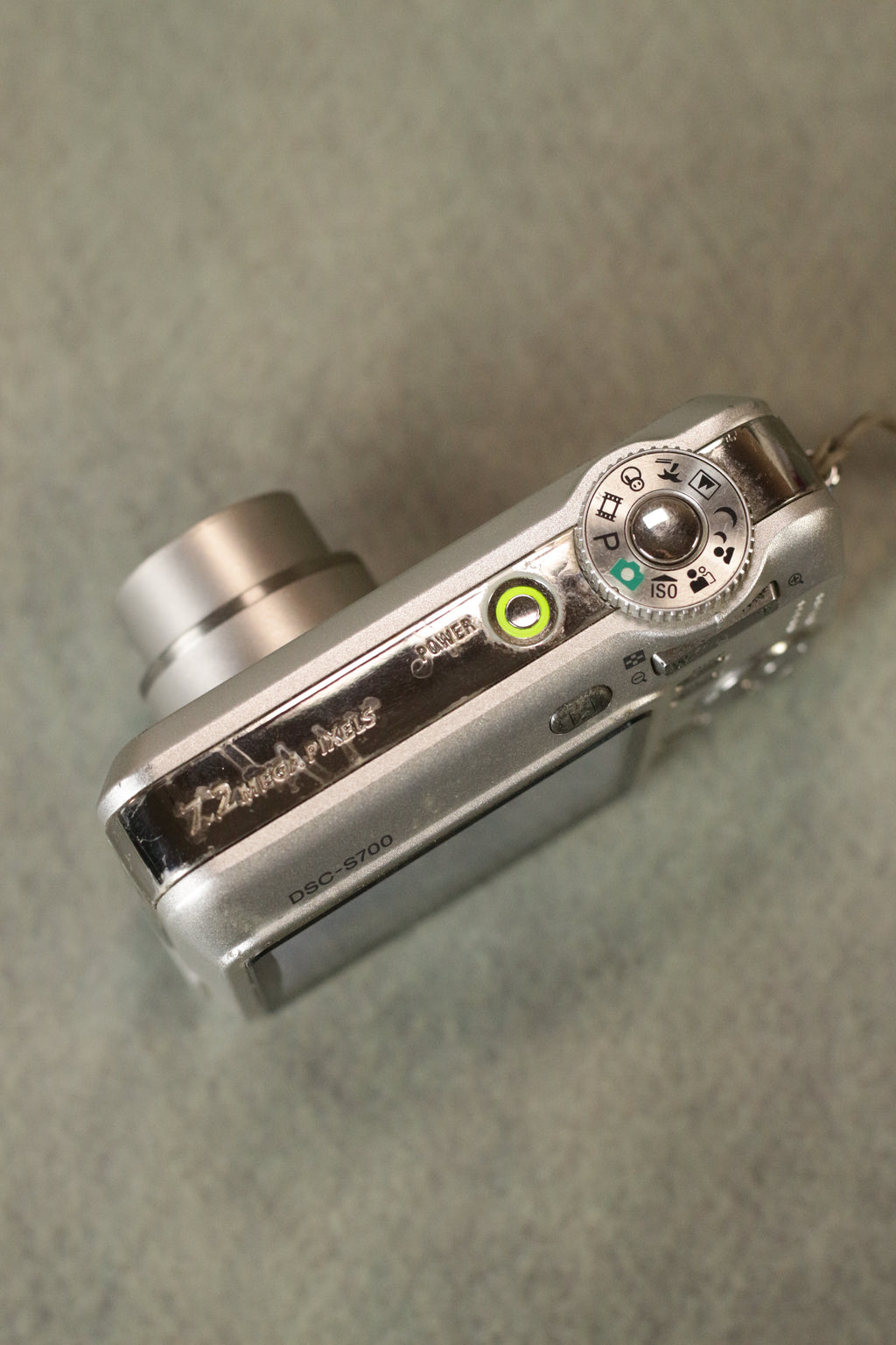 Sony Cyber-shot DSC-S700