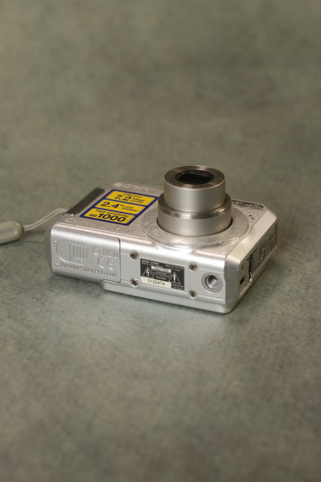 Sony Cyber-shot DSC-S700