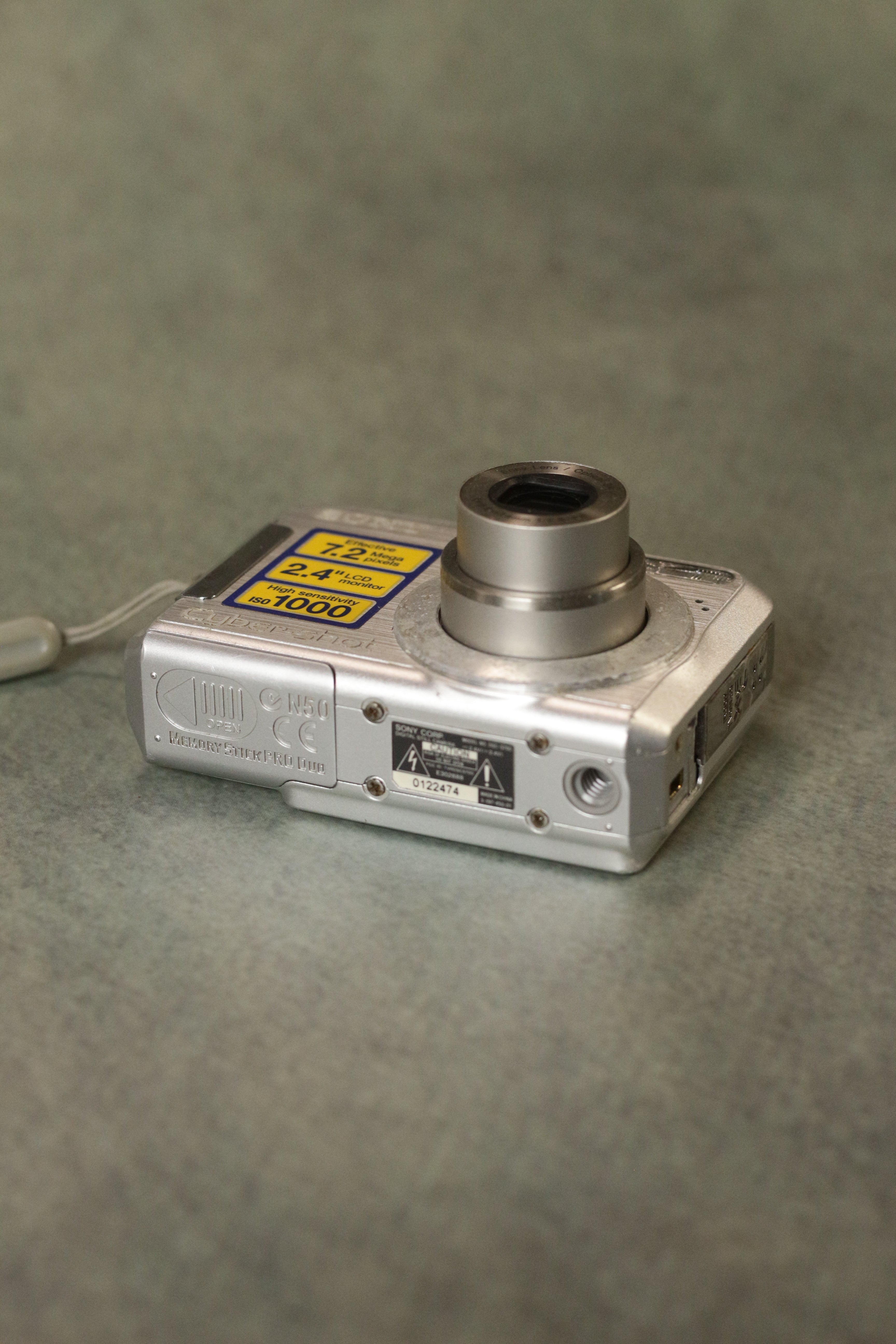 Sony Cyber-shot DSC-S700