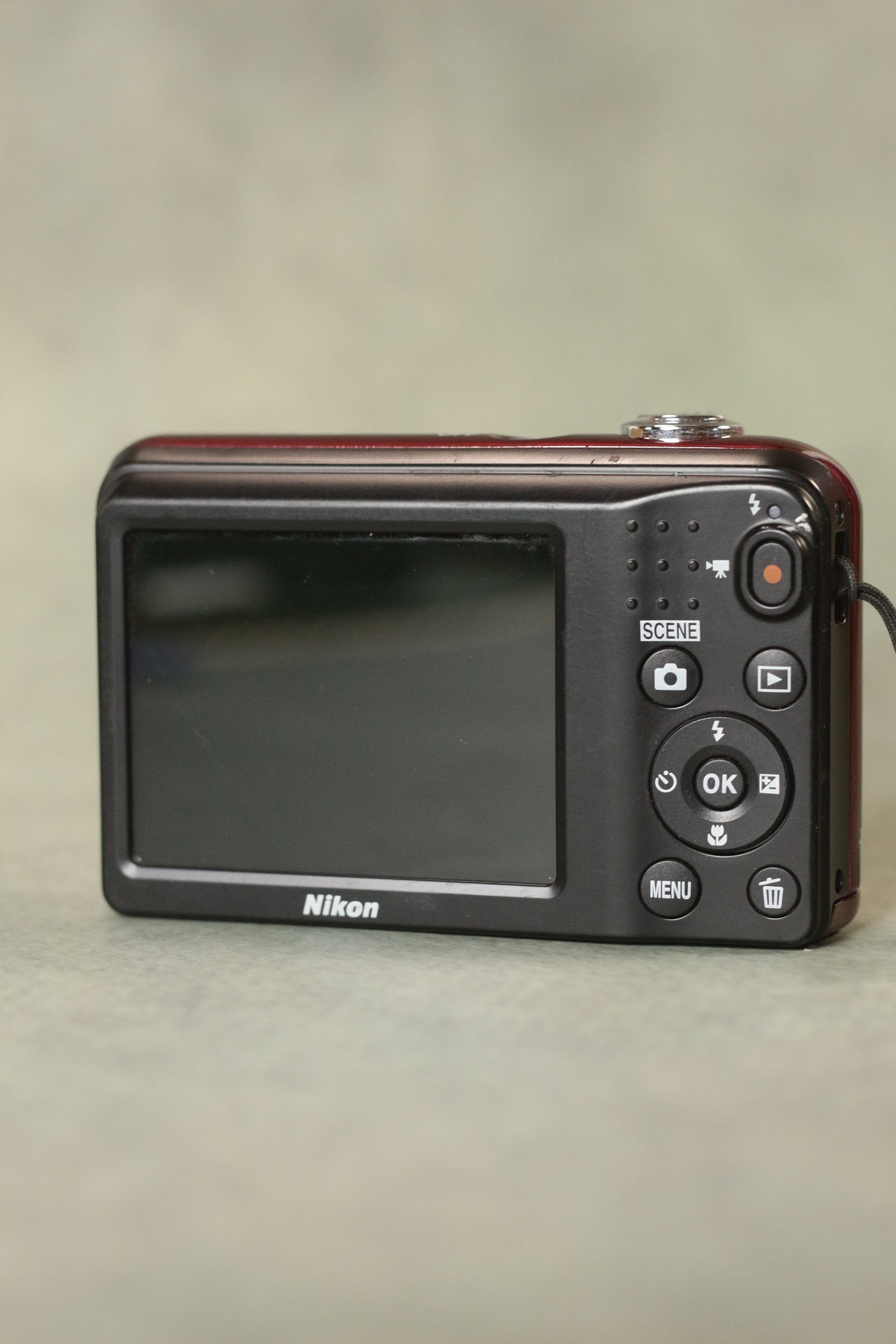 Nikon Coolpix L31 (Deep Red)