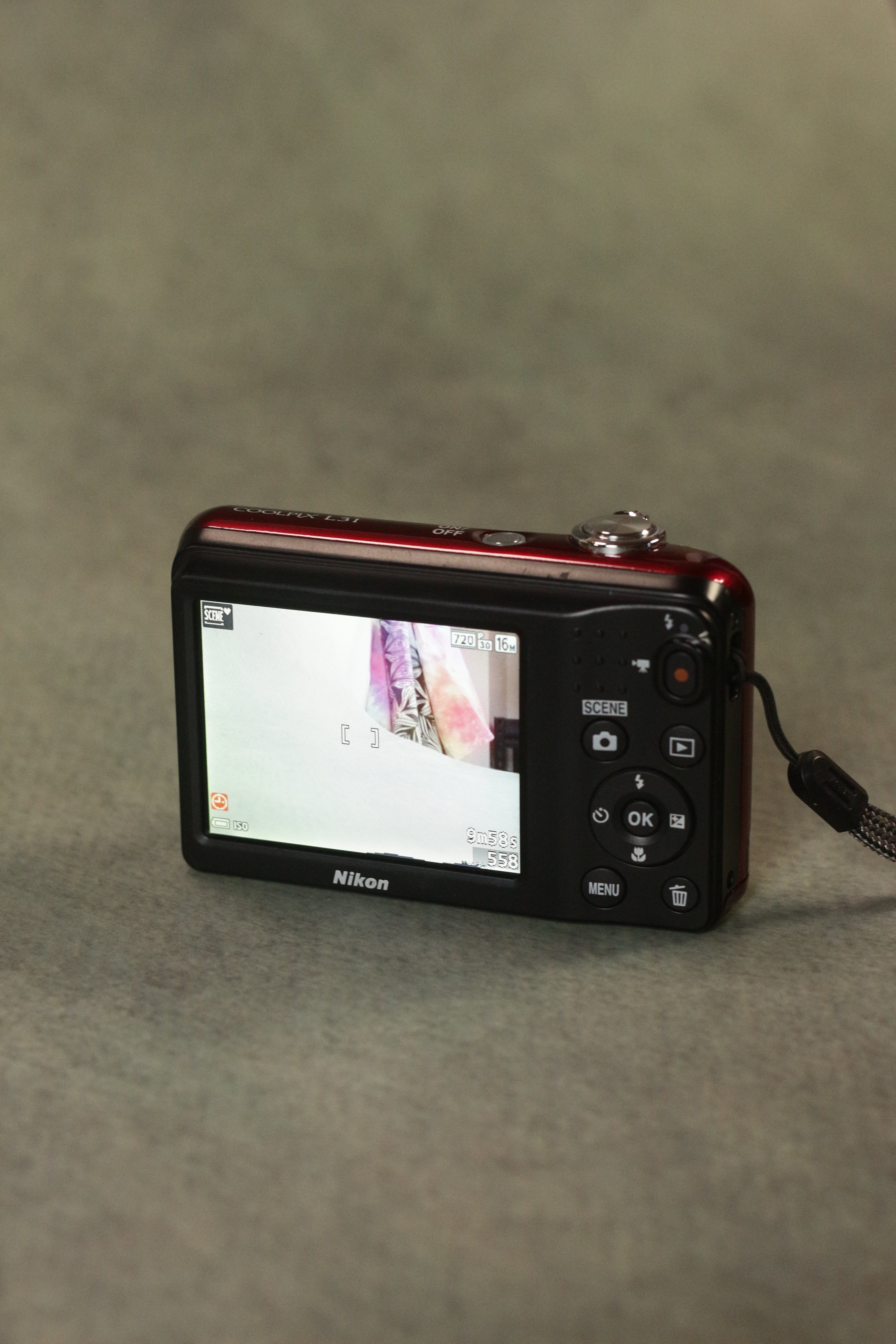 Nikon Coolpix L31 (Deep Red)