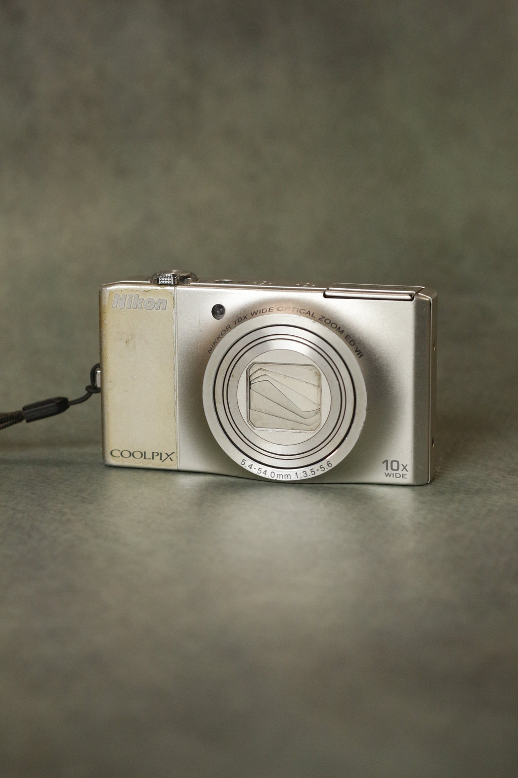Nikon Coolpix S8000
