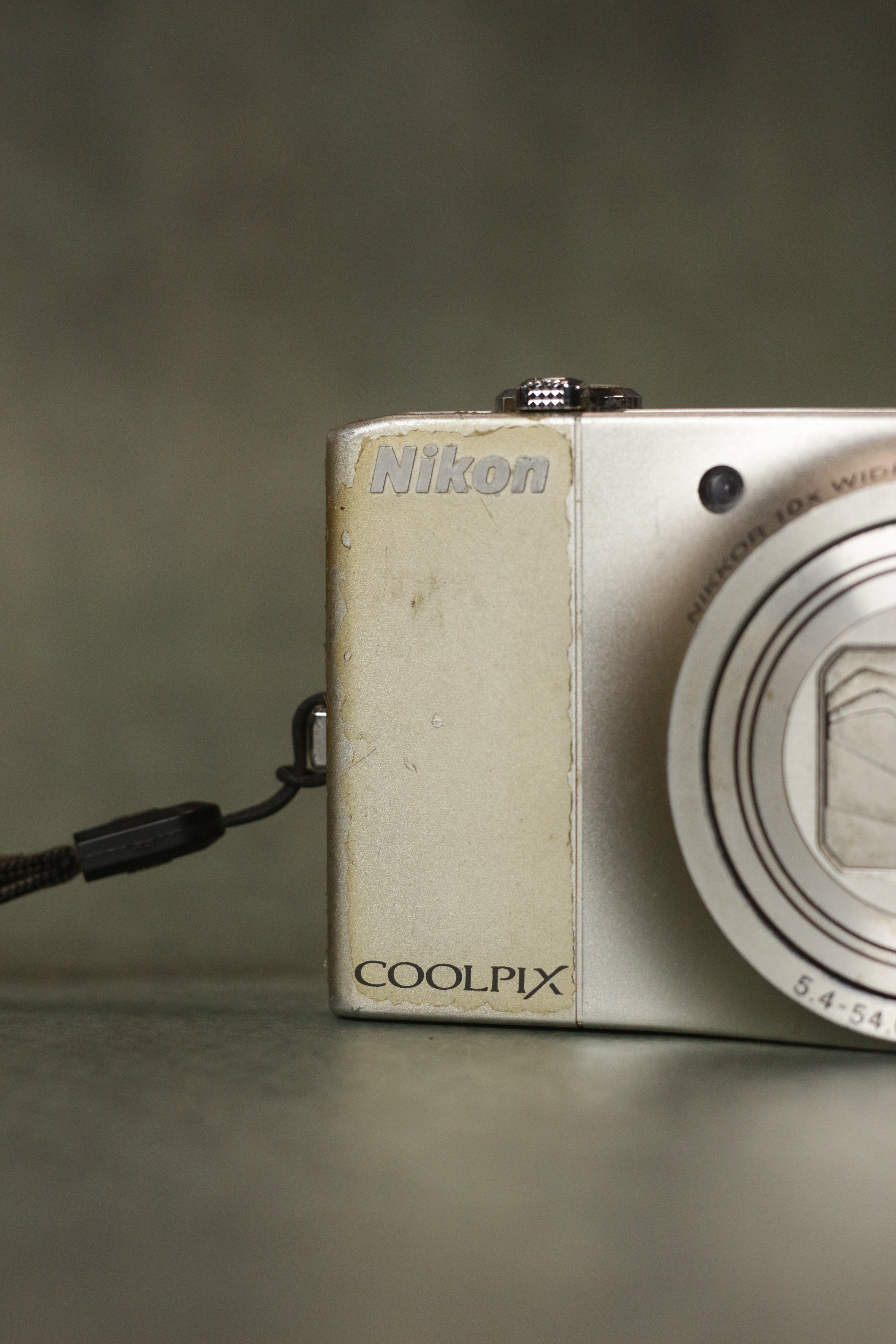Nikon Coolpix S8000