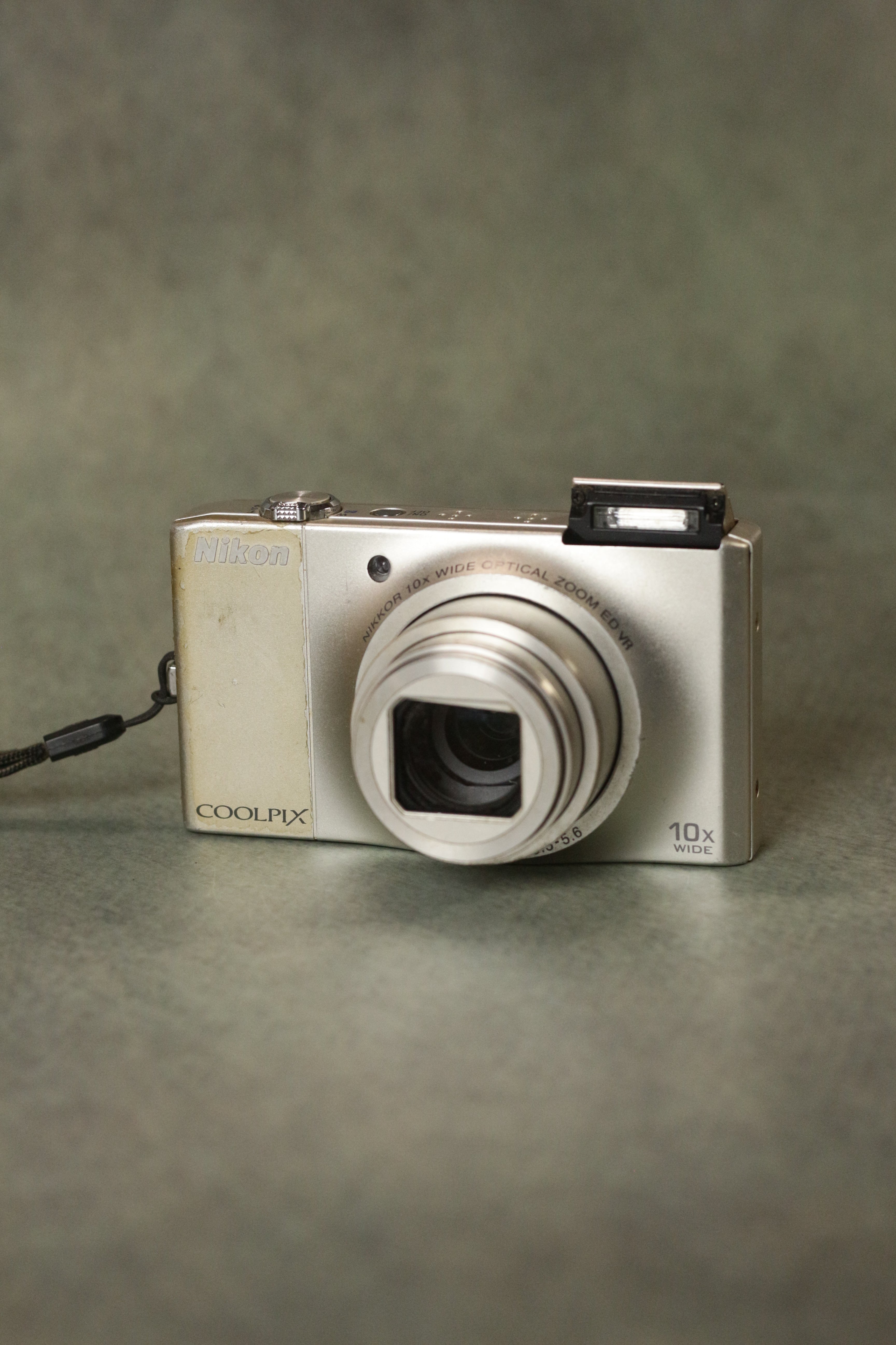 Nikon Coolpix S8000