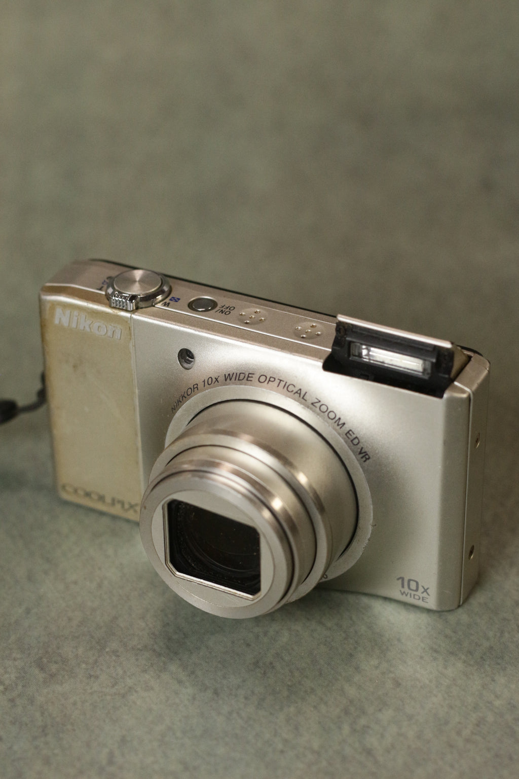 Nikon Coolpix S8000