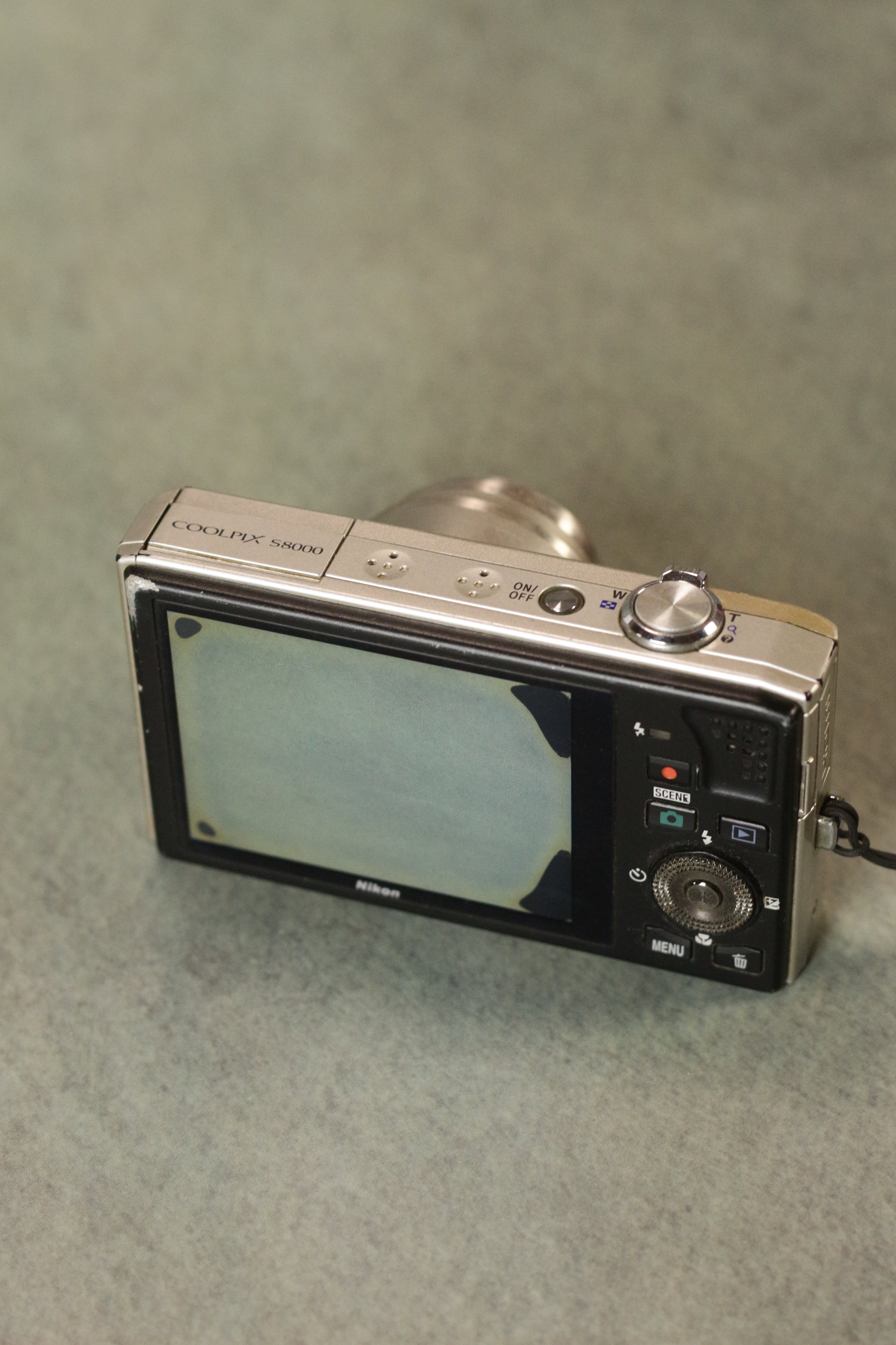 Nikon Coolpix S8000