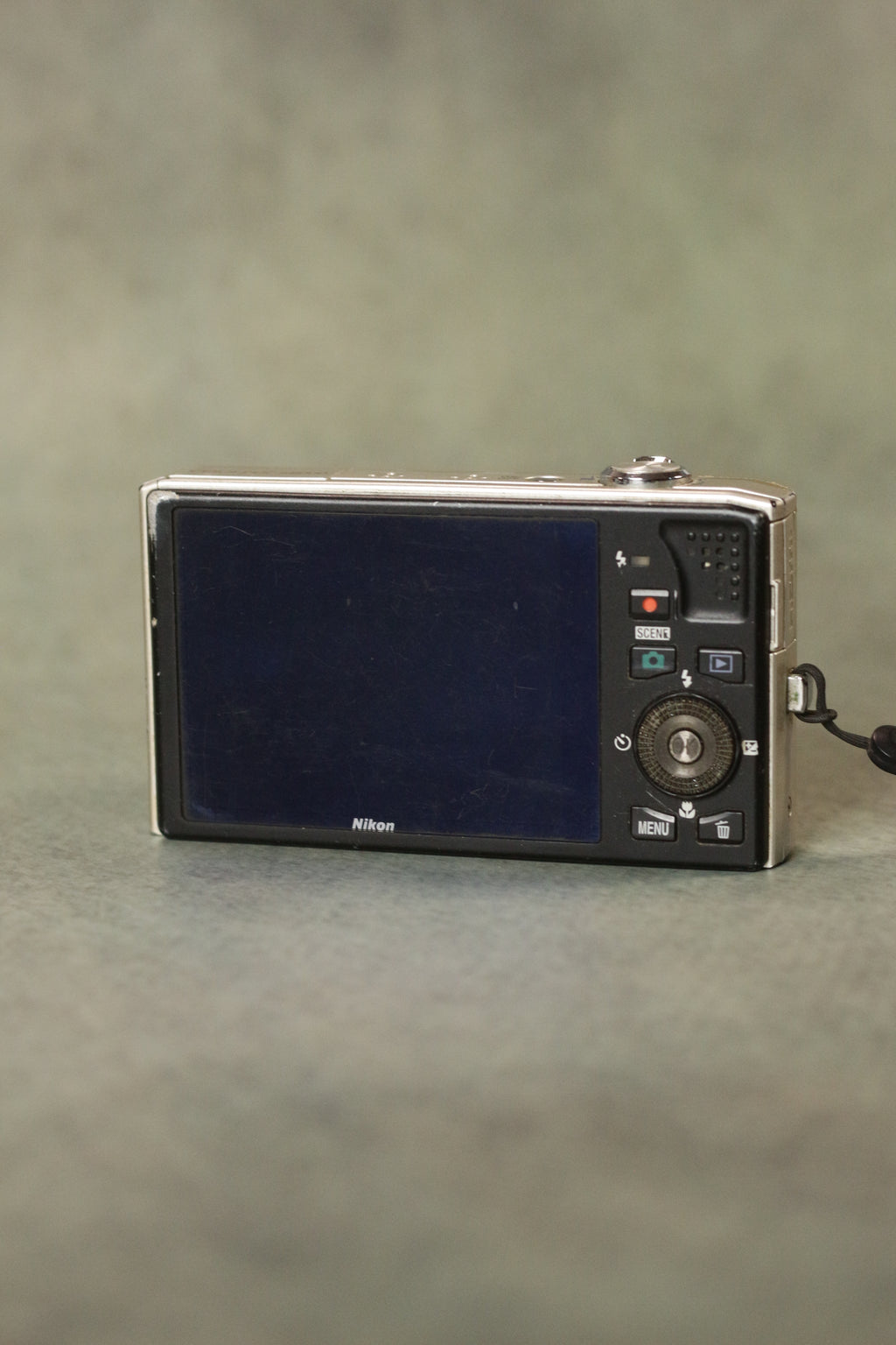 Nikon Coolpix S8000