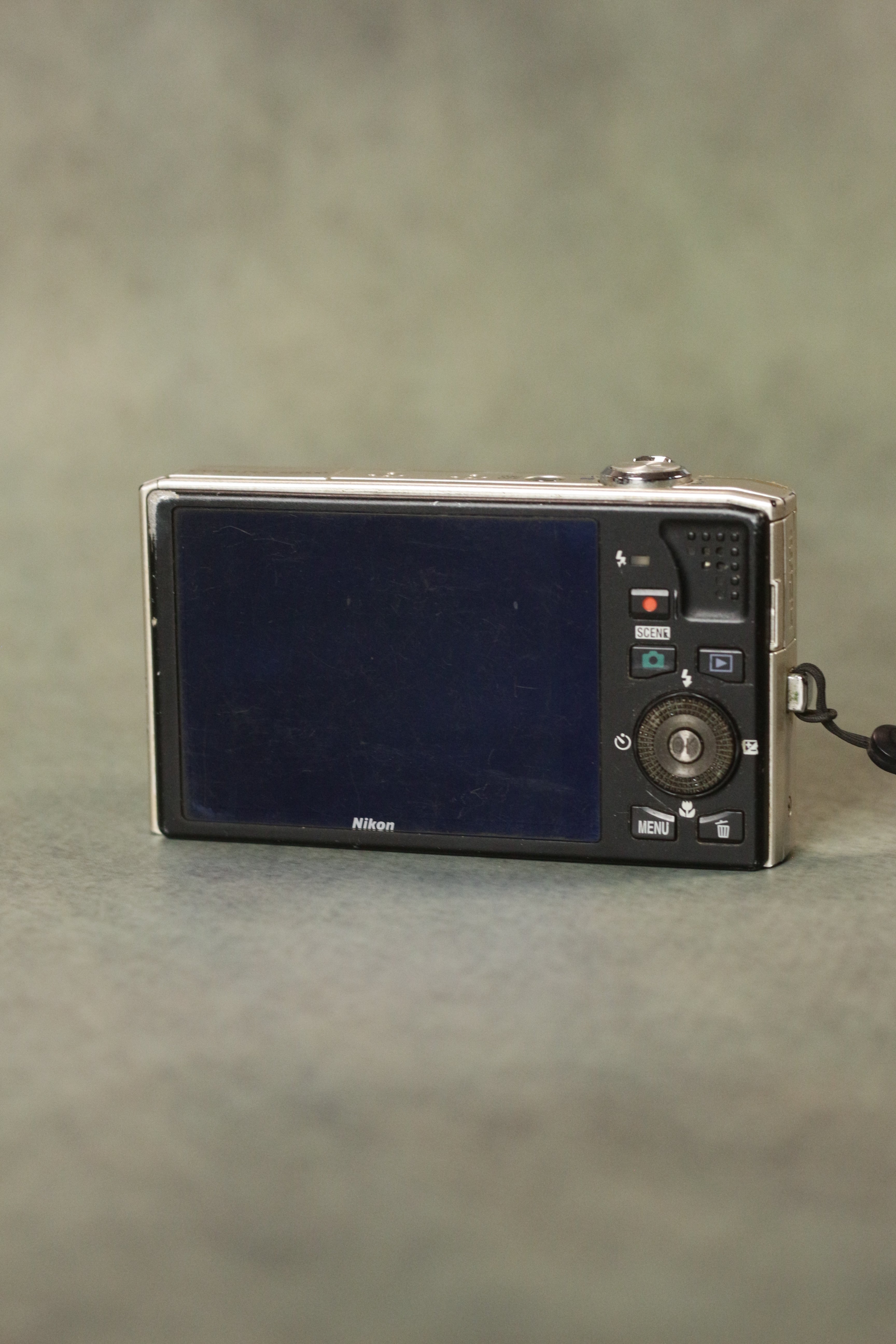 Nikon Coolpix S8000