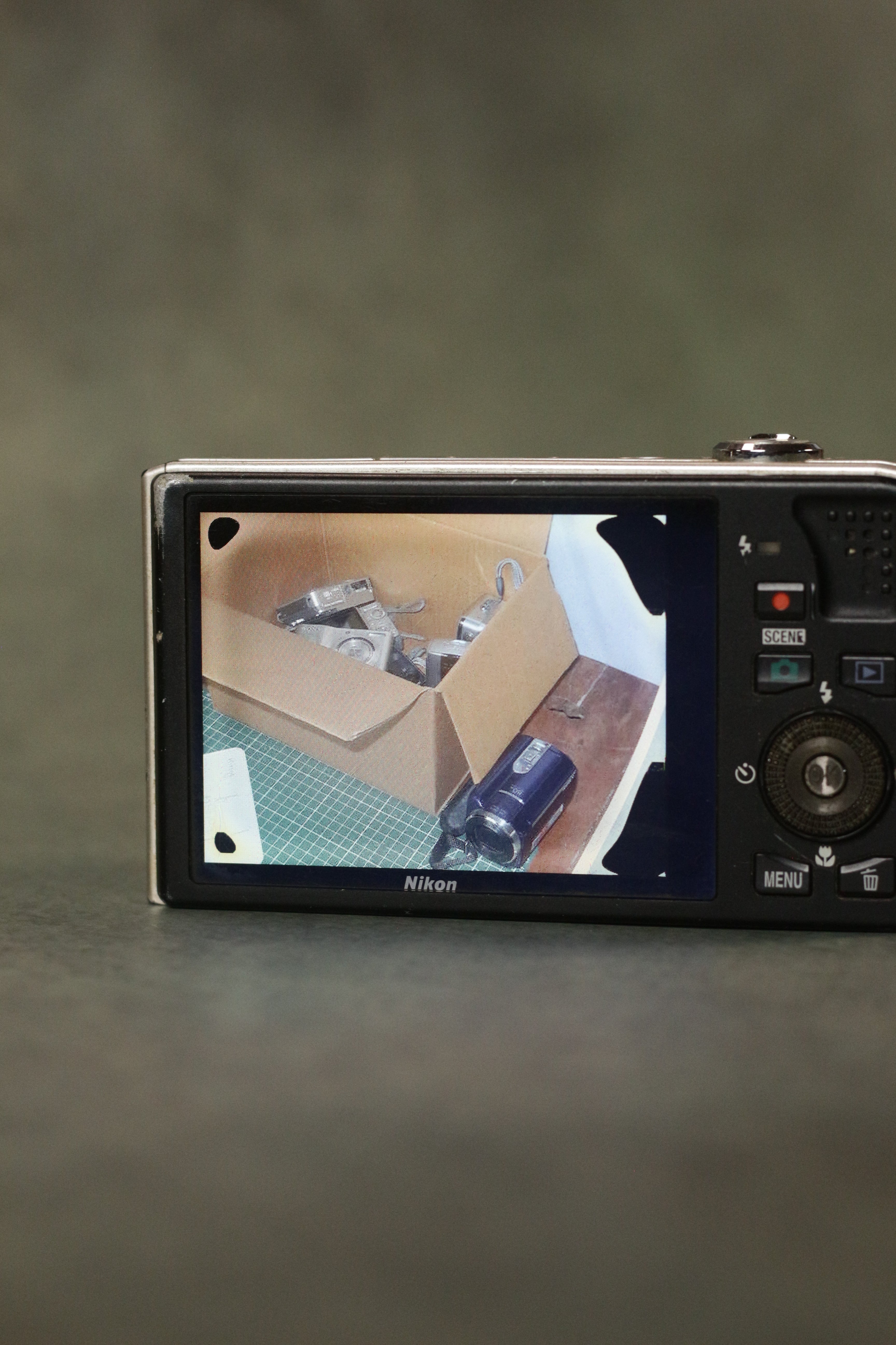 Nikon Coolpix S8000