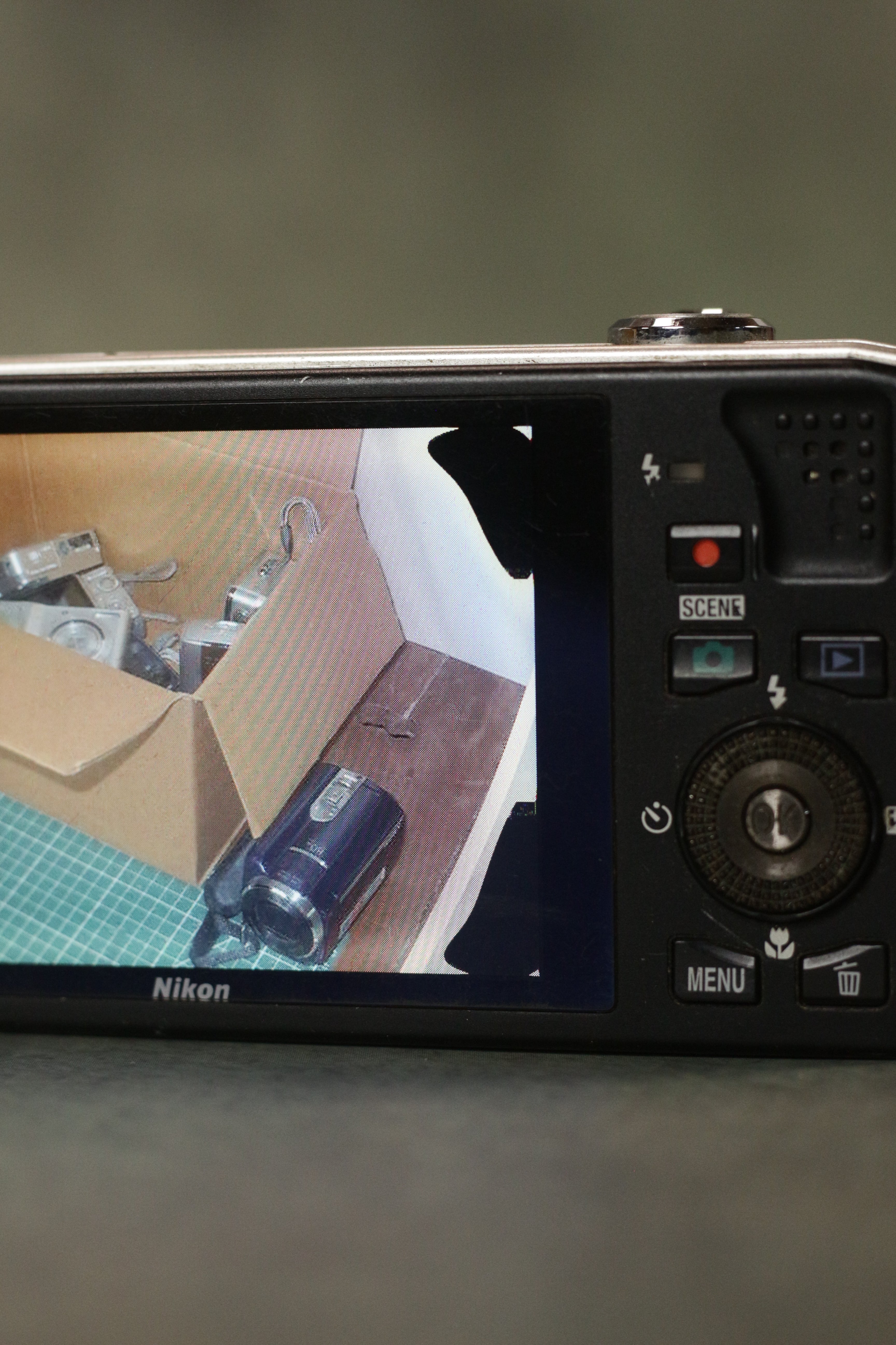 Nikon Coolpix S8000