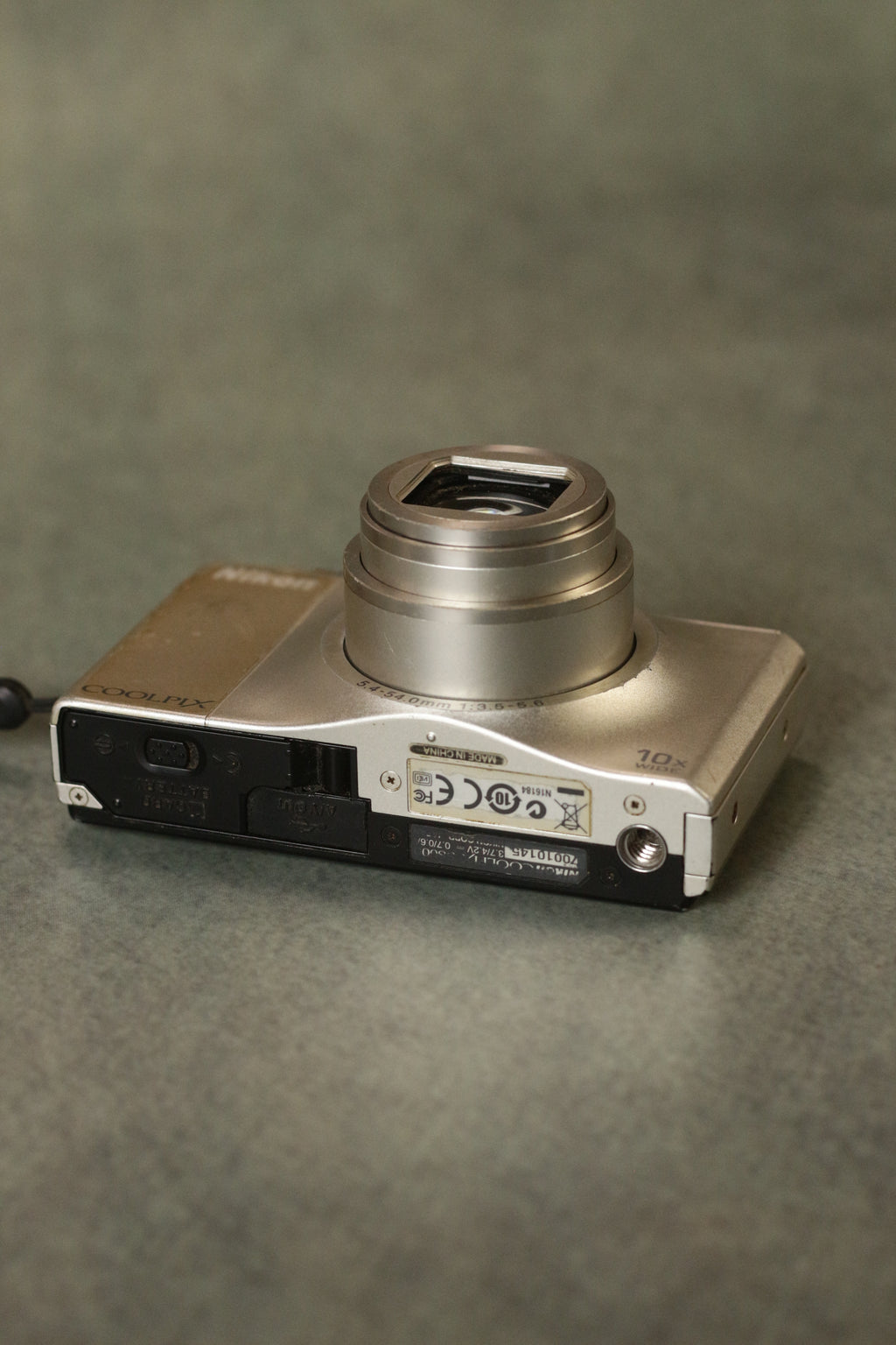 Nikon Coolpix S8000