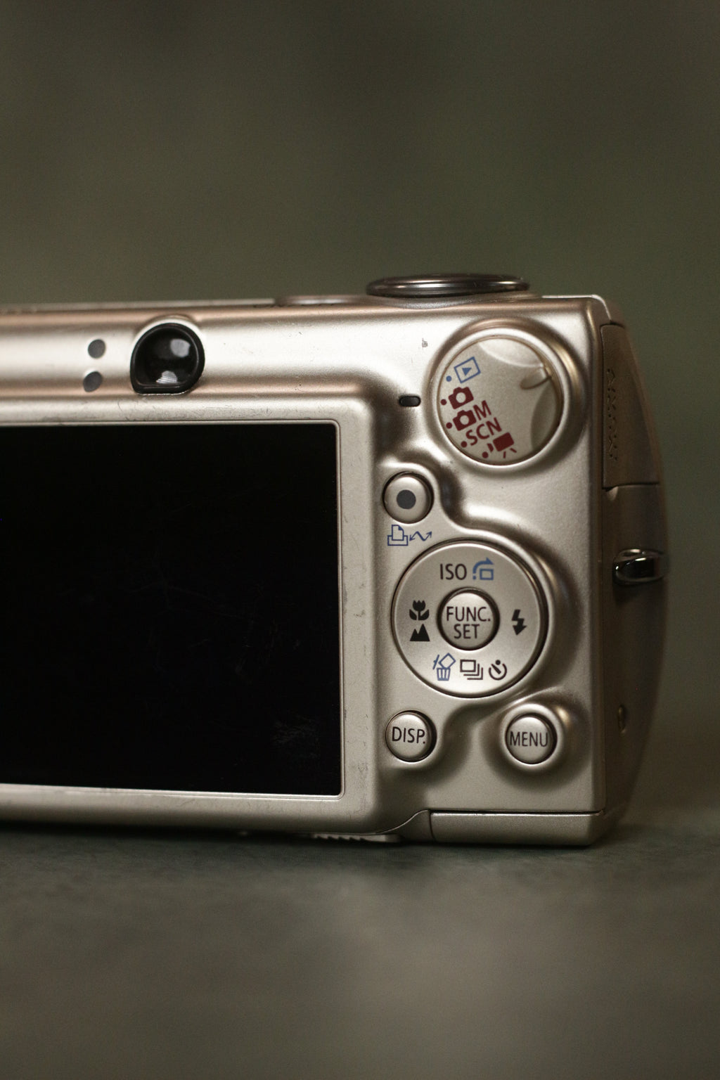 Canon Digital IXUS 750