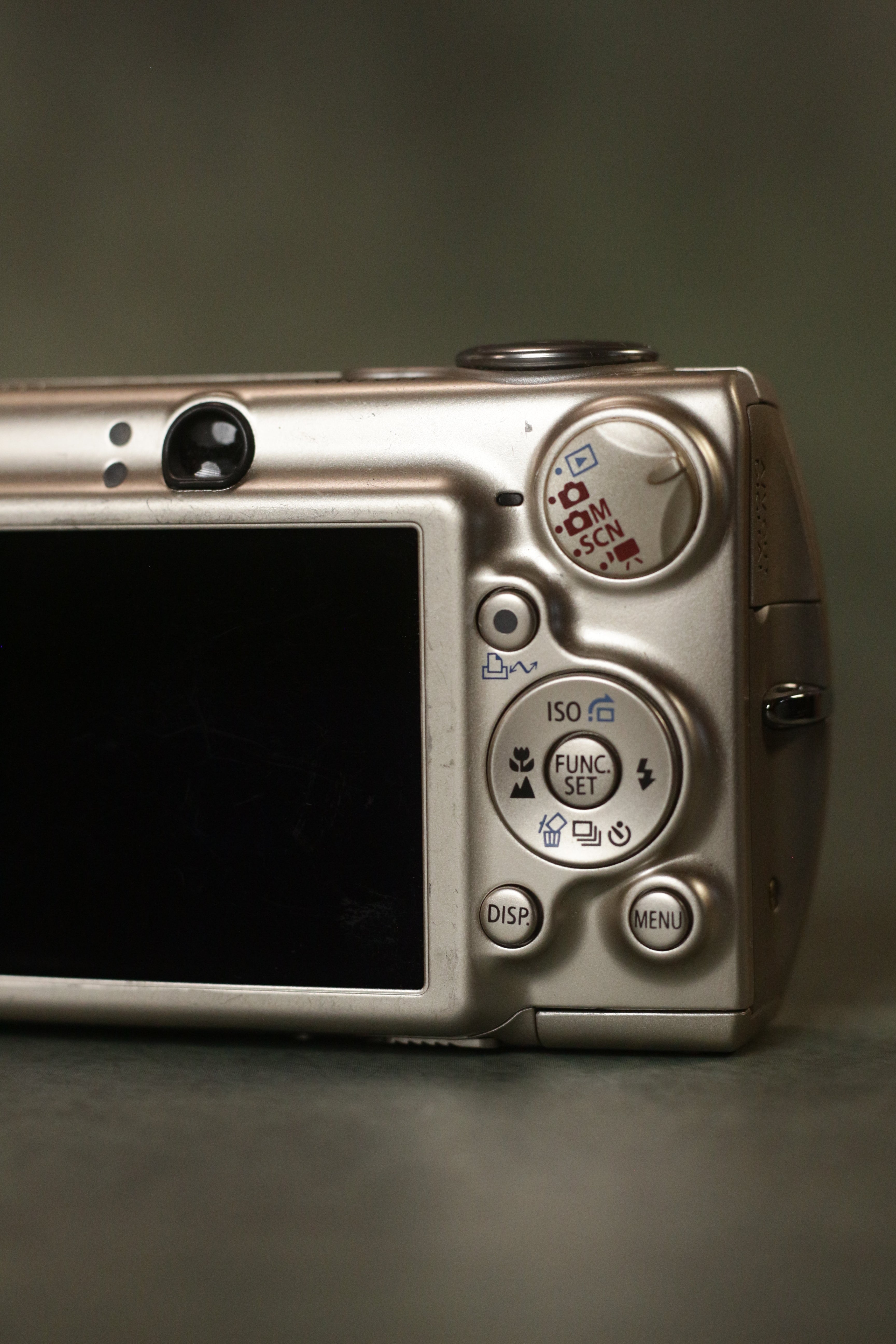 Canon Digital IXUS 750