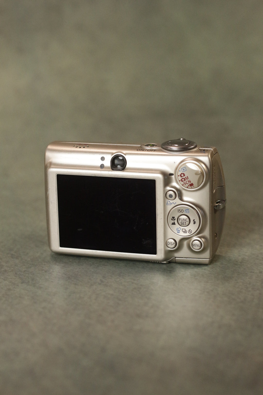 Canon Digital IXUS 750