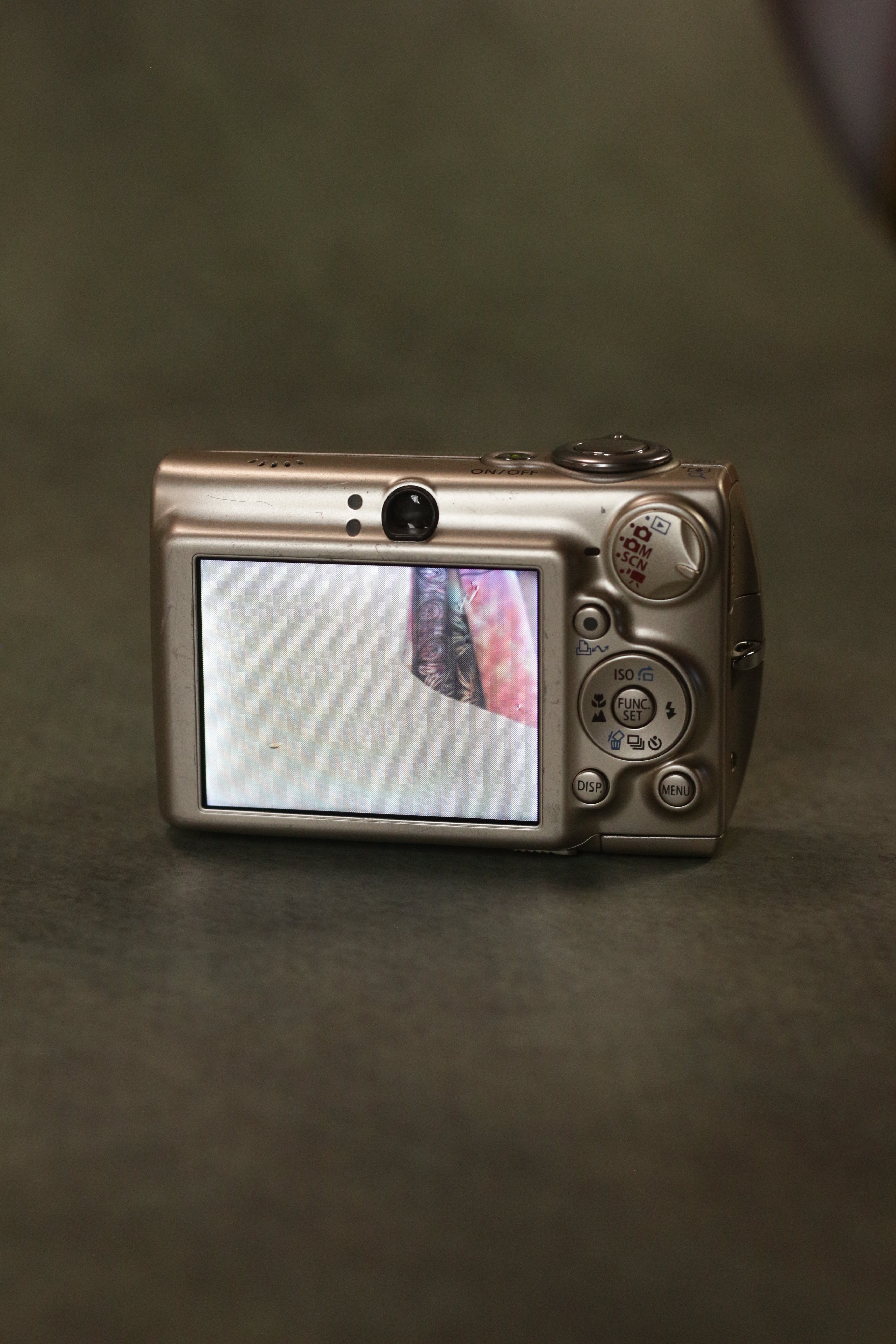 Canon Digital IXUS 750