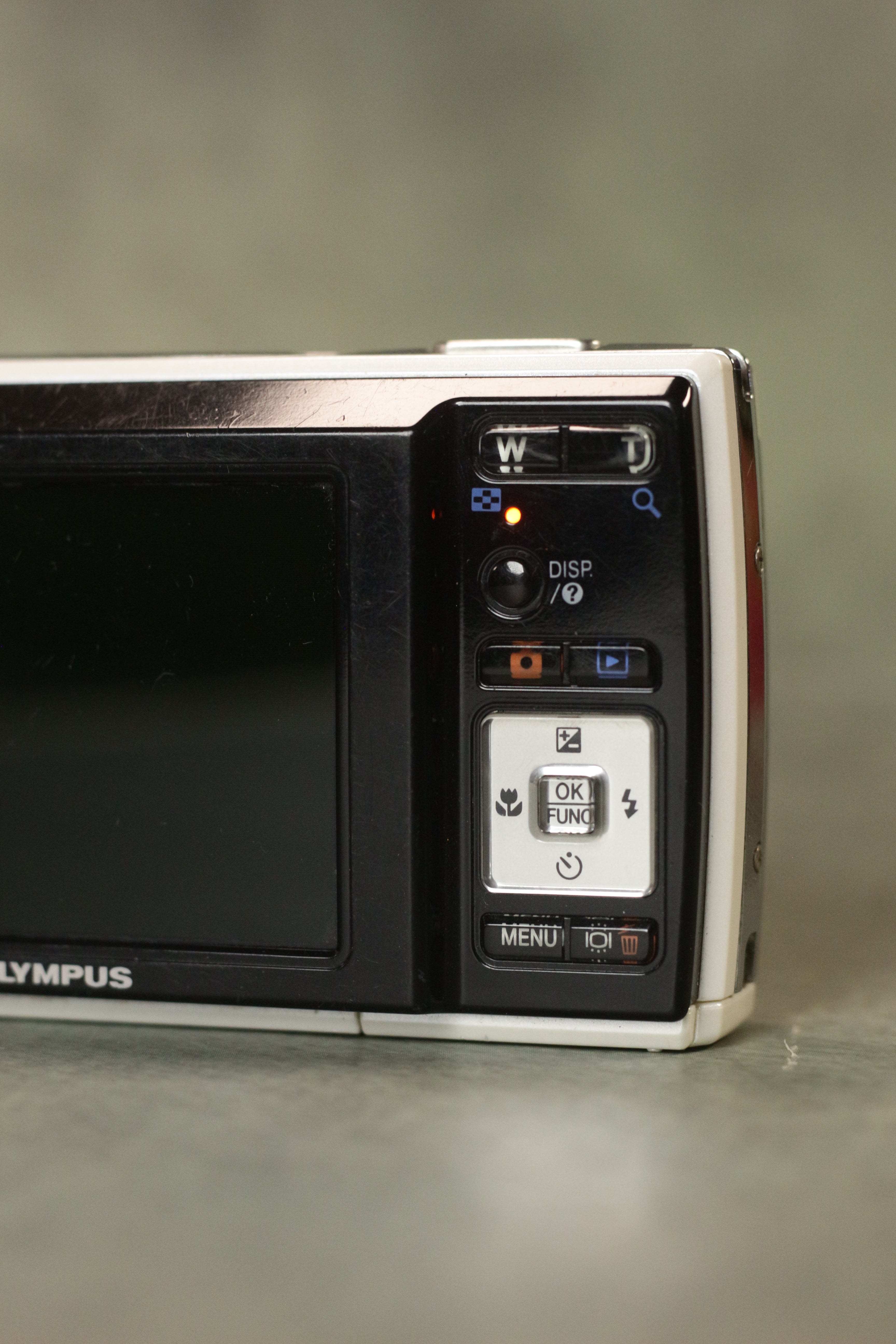 Olympus FE-46