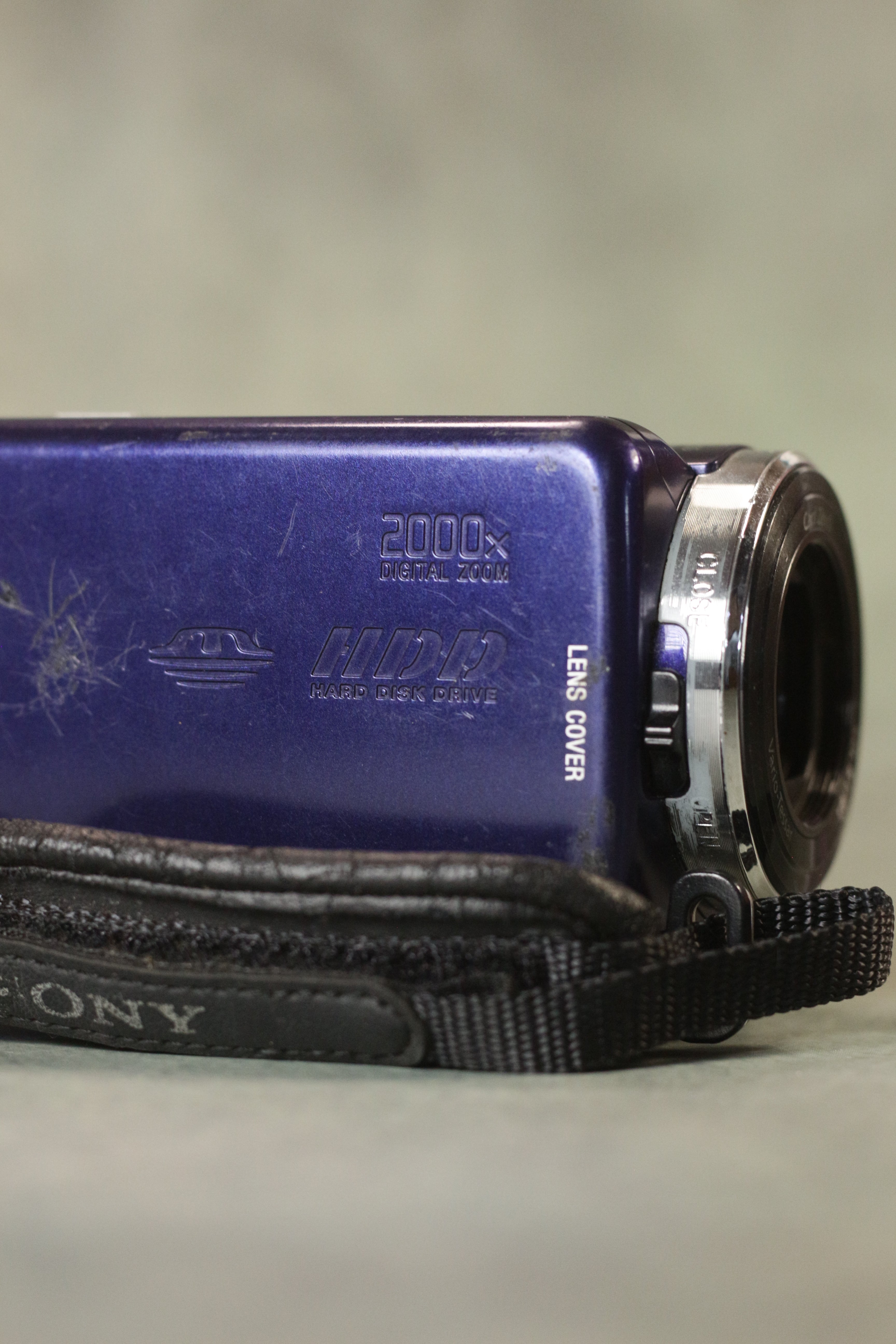 Sony Handycam DCR-SR68 (Deep Blue)