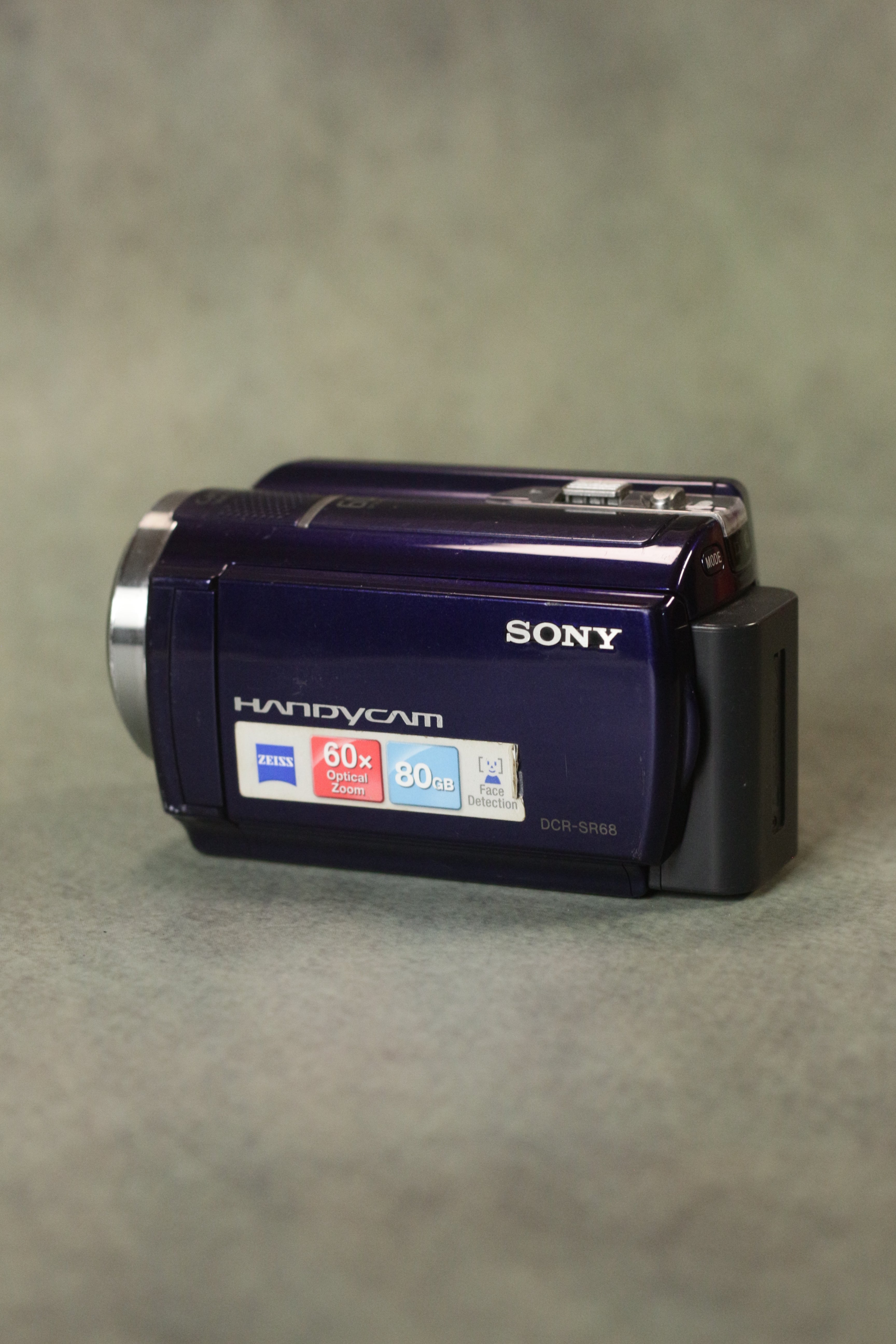 Sony Handycam DCR-SR68 (Deep Blue)