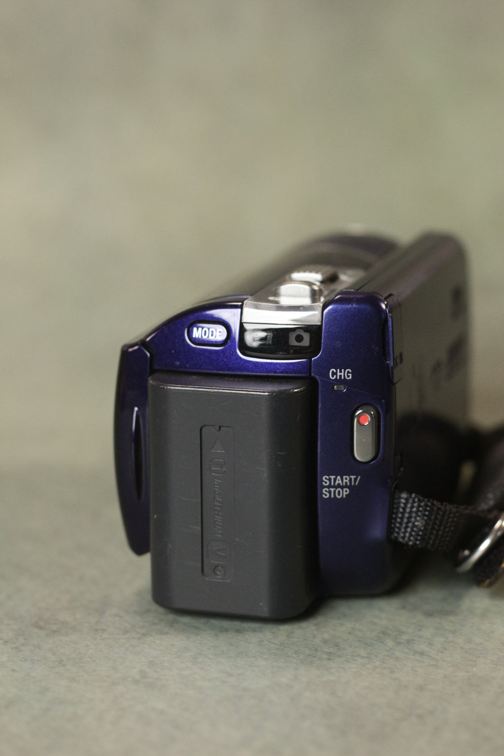Sony Handycam DCR-SR68 (Deep Blue)