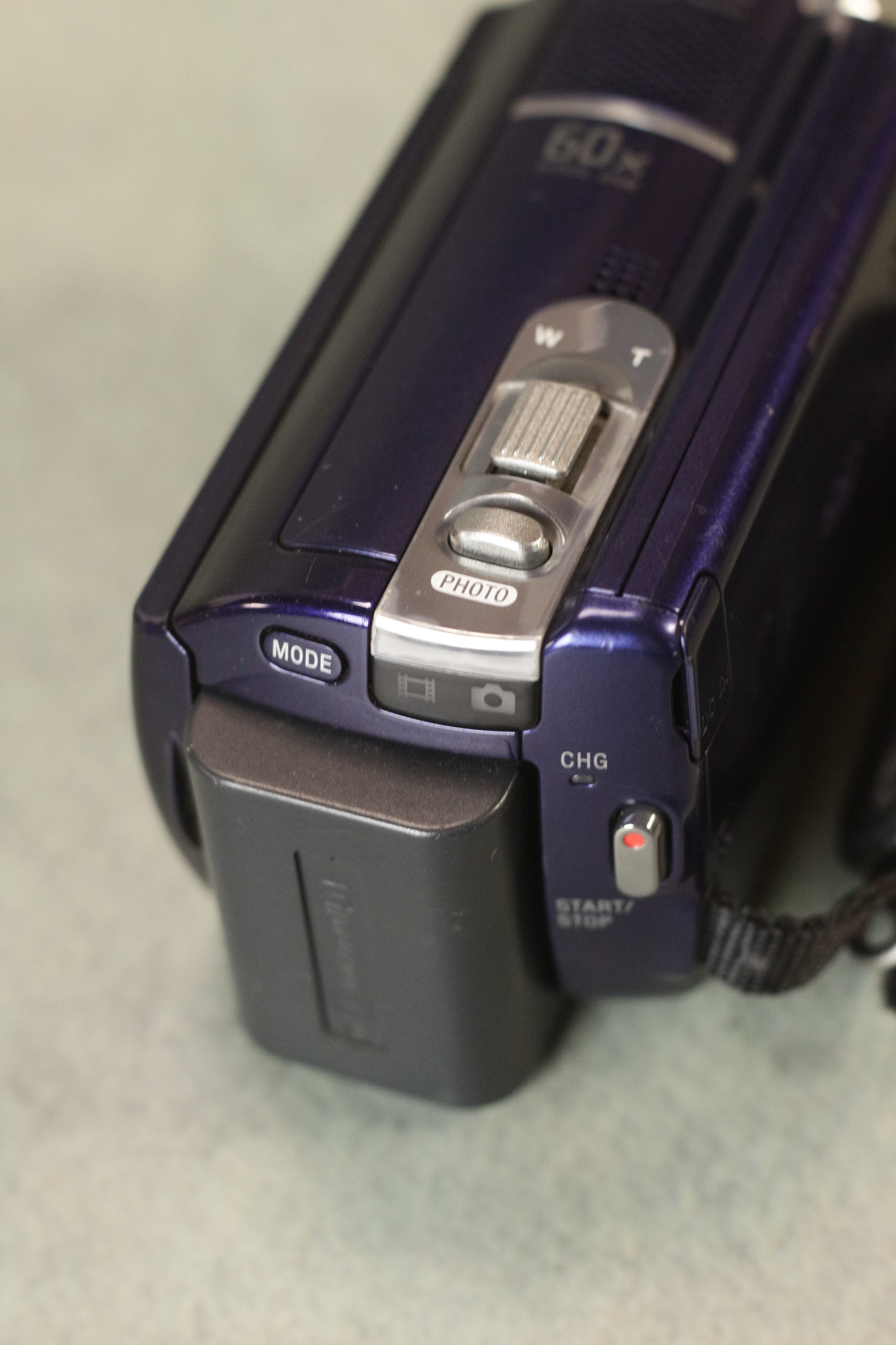Sony Handycam DCR-SR68 (Deep Blue)