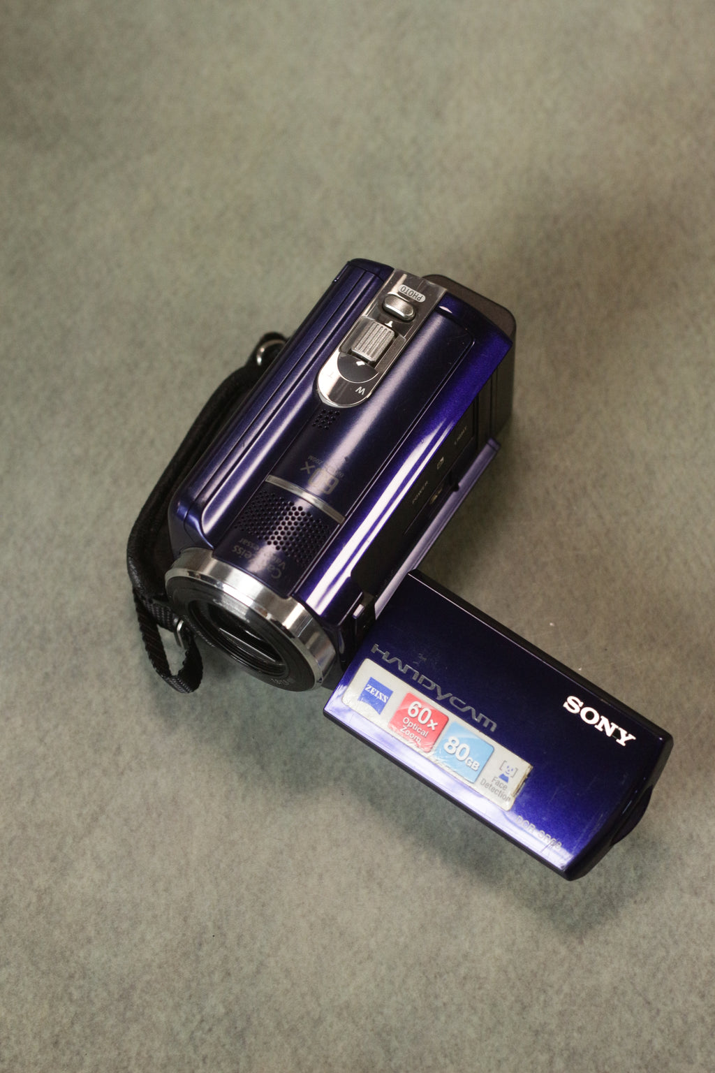 Sony Handycam DCR-SR68 (Deep Blue)
