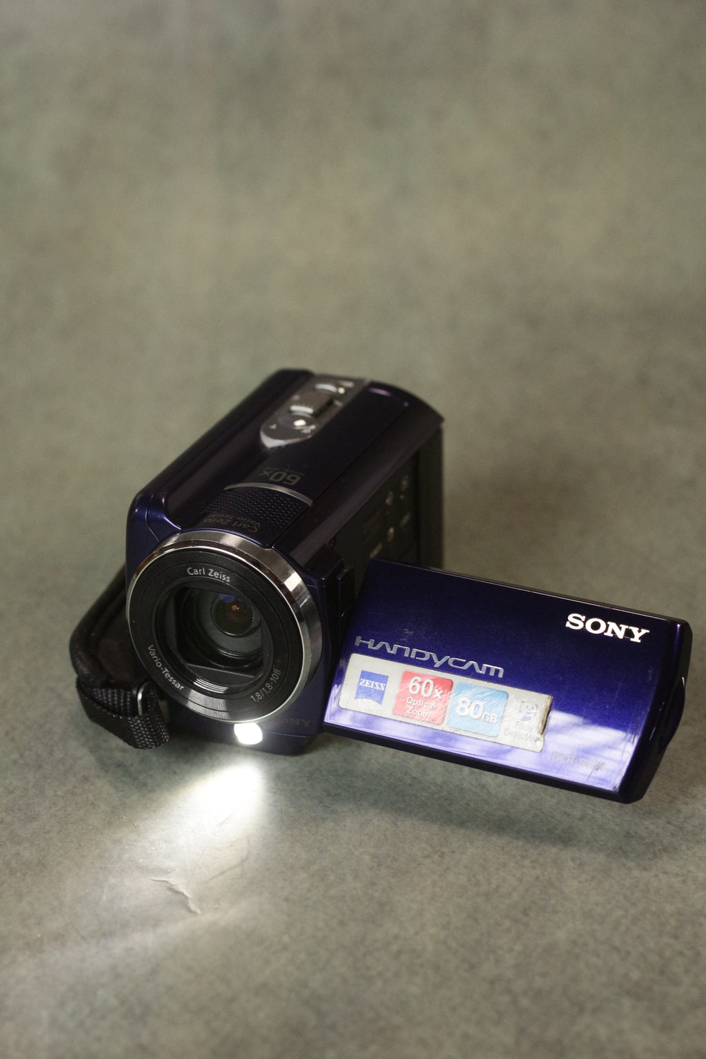 Sony Handycam DCR-SR68 (Deep Blue)