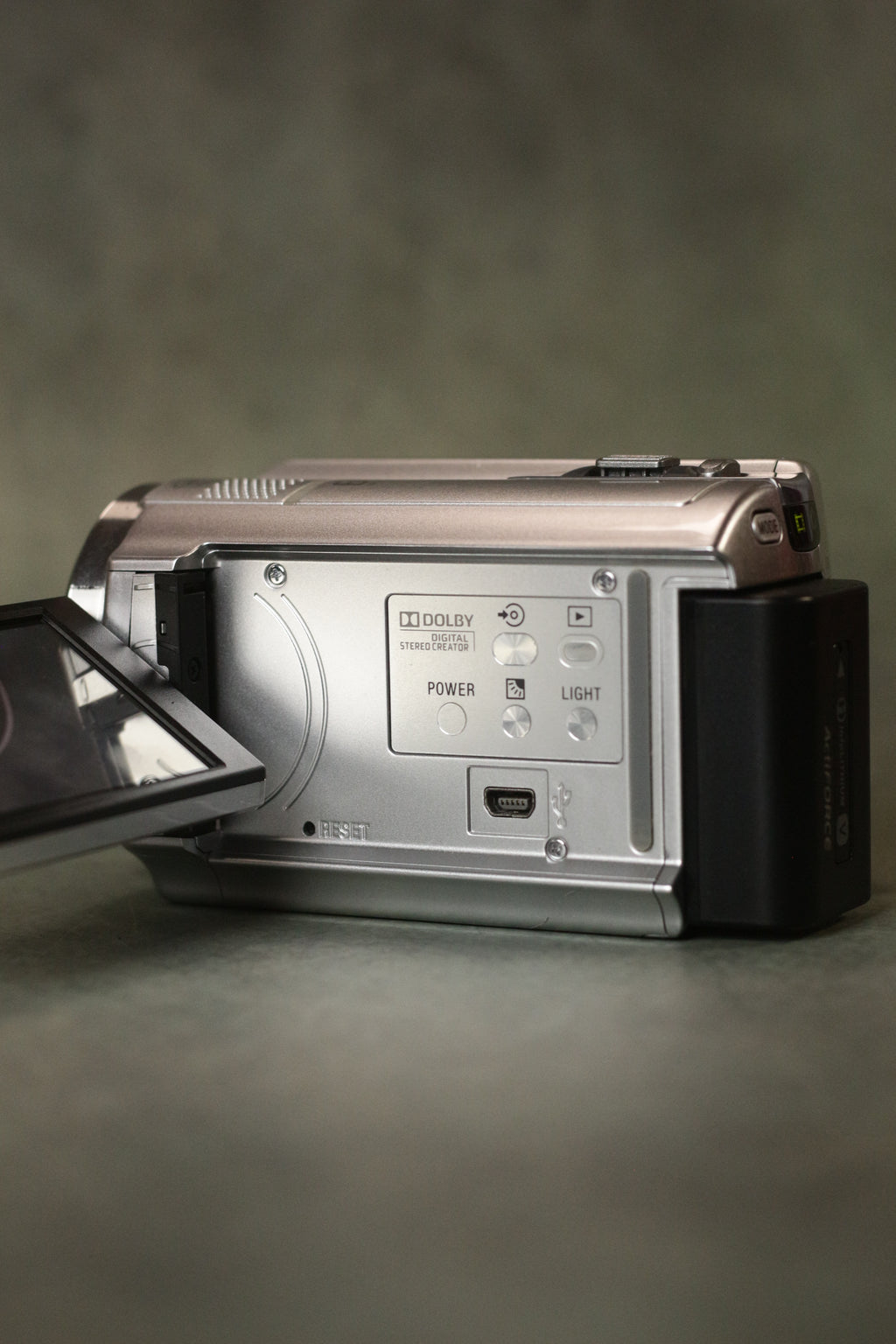Sony Handycam DCR-SR68 (Silver)