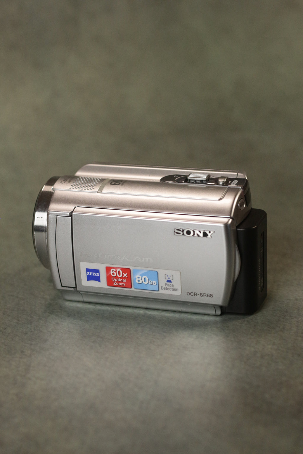 Sony Handycam DCR-SR68 (Silver)