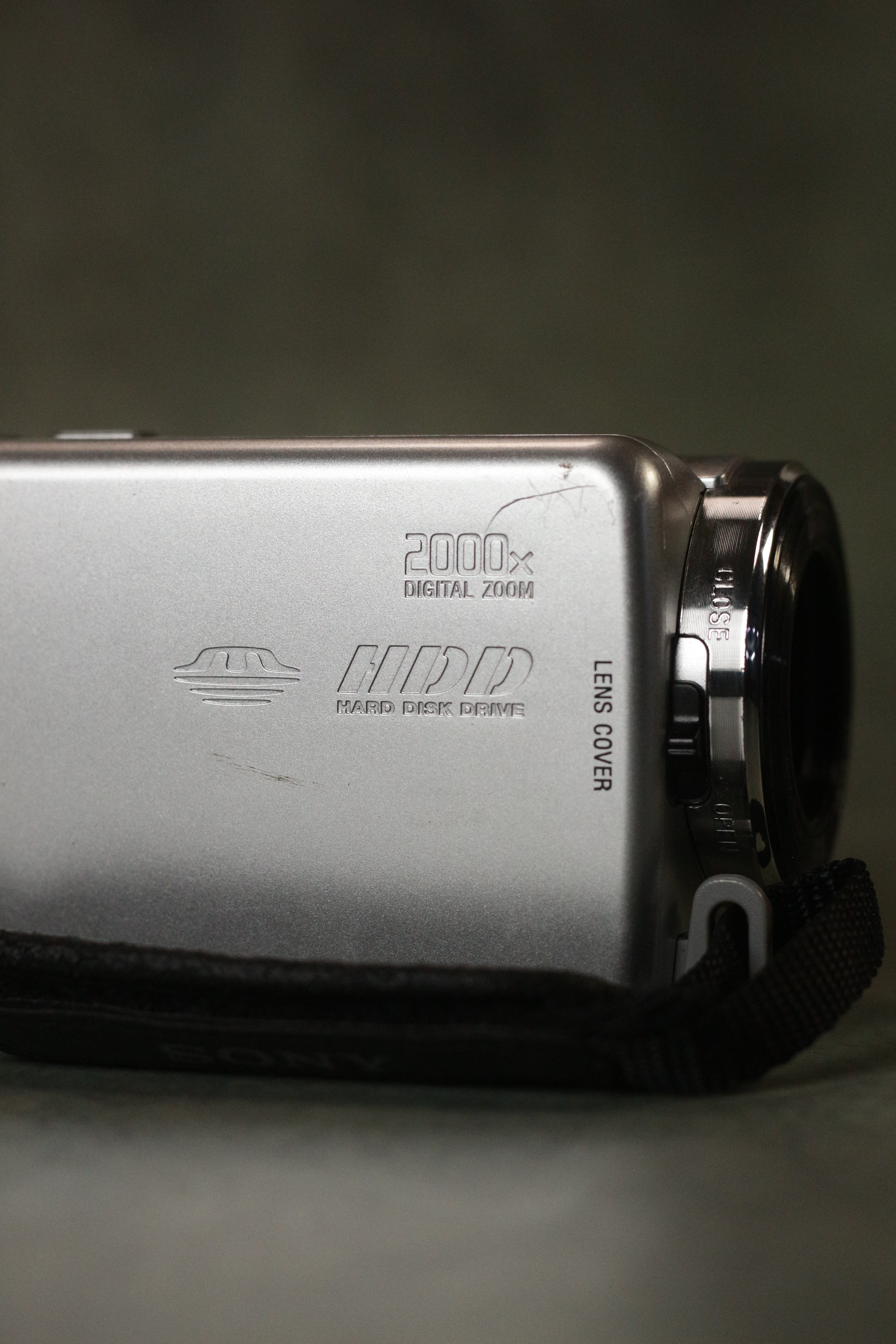 Sony Handycam DCR-SR68 (Silver)