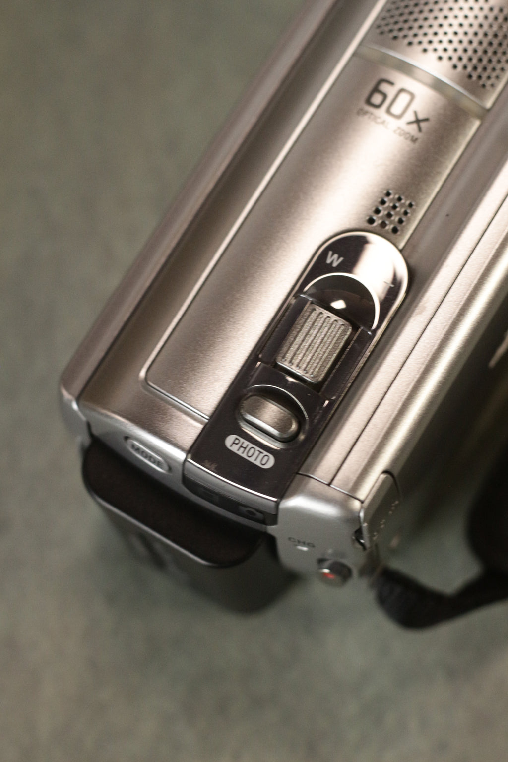 Sony Handycam DCR-SR68 (Silver)