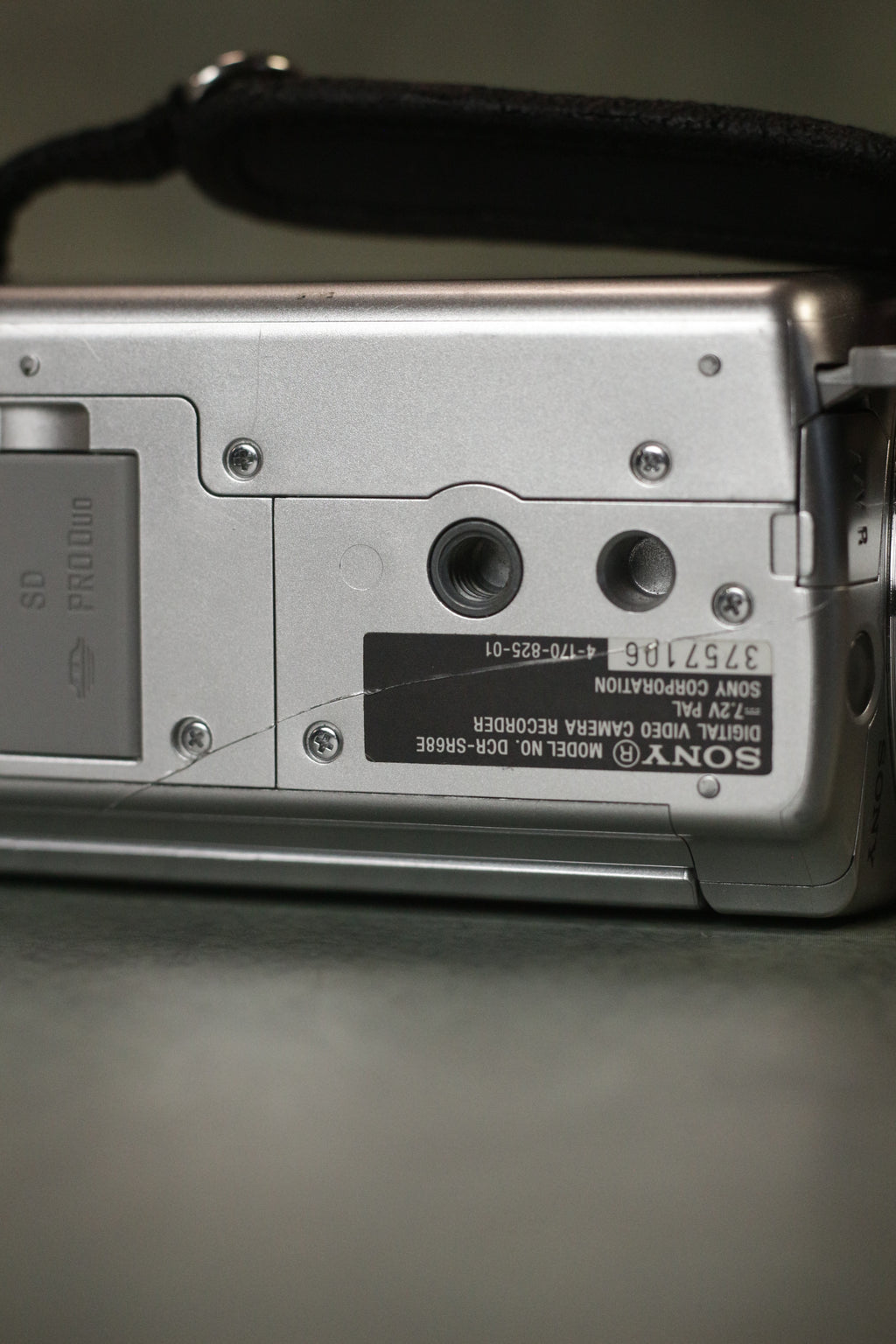 Sony Handycam DCR-SR68 (Silver)