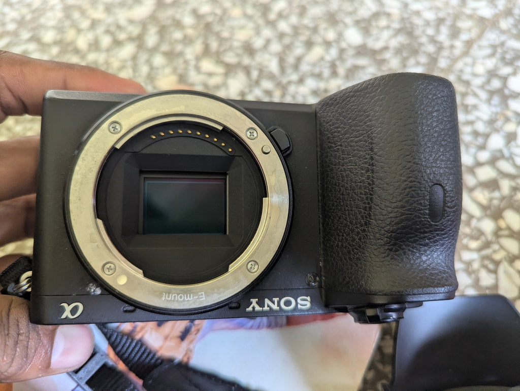 Sony alpha 6600 includes two sony lens E 3.5-5.6/18-135OSS & 1.8/50 sony lens