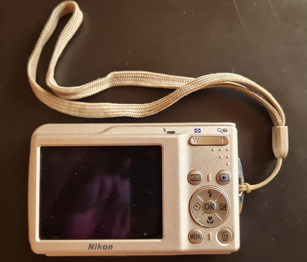 Nikon Coolpix S210