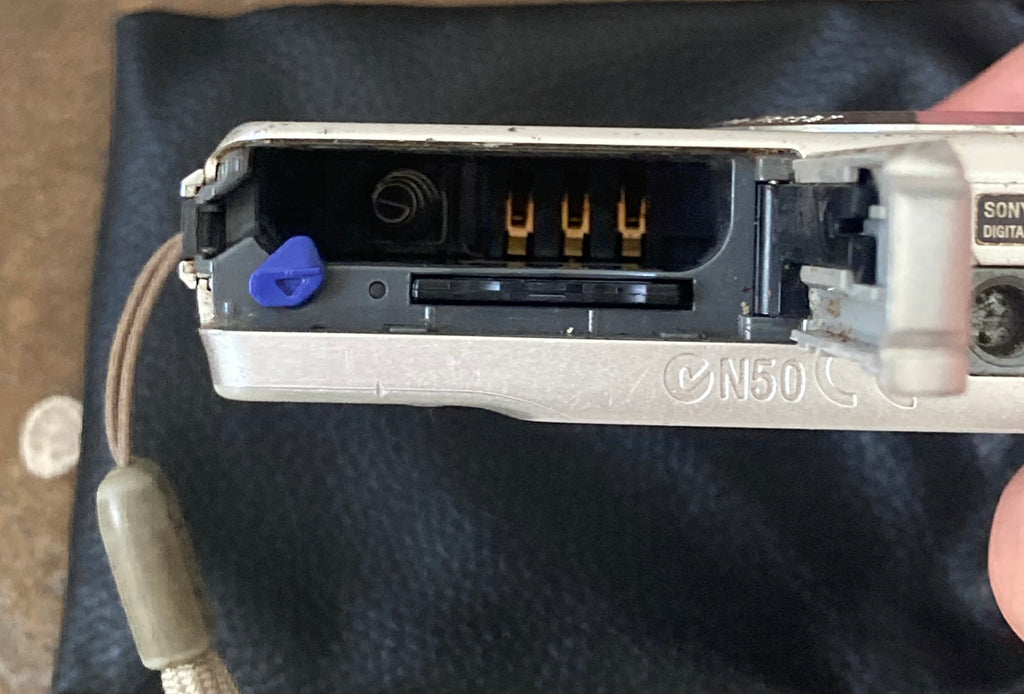 DSC-W210